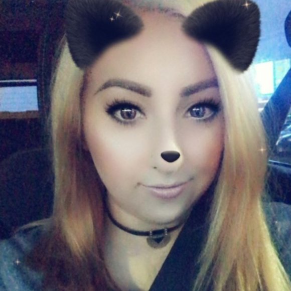 Meet your Posher, Megan - Picture 3 of 5